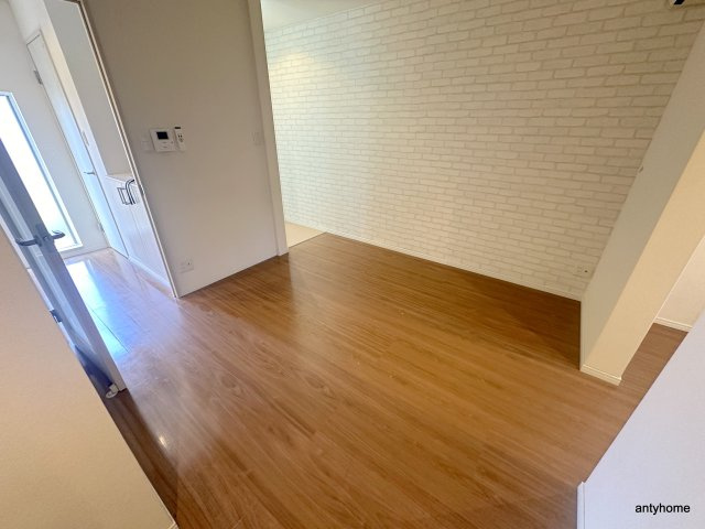 ミーテ江坂　仲介手数料無料の居間・リビング