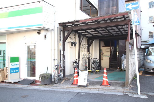 矢島コーポのエントランス
