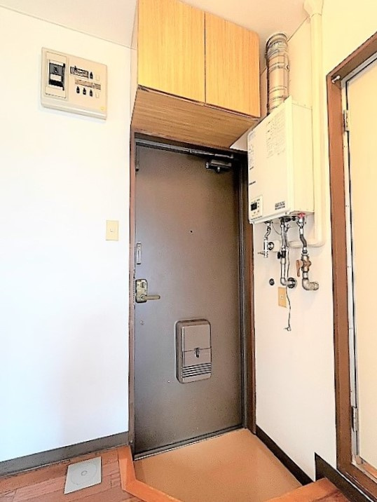 マンションストークの玄関