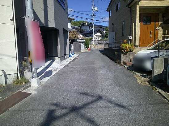 【前面道路含む現地写真】