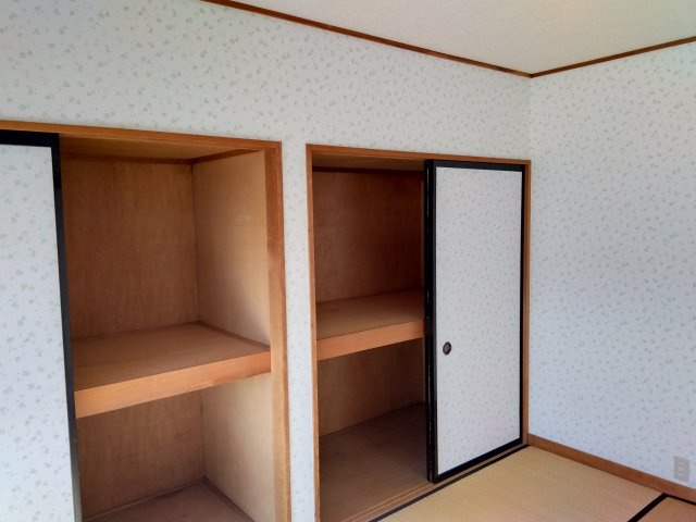 レアールコーポAKITAⅡ　田方郡函南町塚本の収納|収納スペースもたくさんあるので買い置きもたっぷり出来ます。
