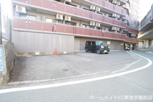 熊本市西区池田４丁目の賃貸マンションの駐車場