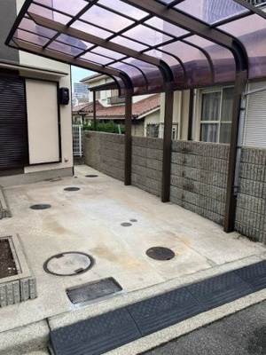 【駐車場】 | 鳳西町3丁　戸建て | カーポート付なので雨の日も安心