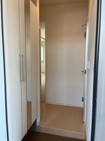 ドゥ ボナール岩船の玄関