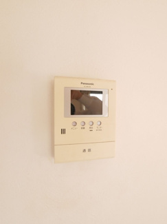 【防犯設備】 | 甲斐市西八幡 平成23年築クレバリーホーム施工の家 3方角地 | モニター付きインターフォン