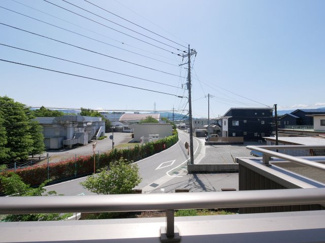【展望】 | バルコニーより南側を望む　周囲に高い建物が無く、抜けた眺望
