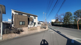 【前面道路含む現地写真】 | 3方向角地の開放感を是非現地にてご体感ください。