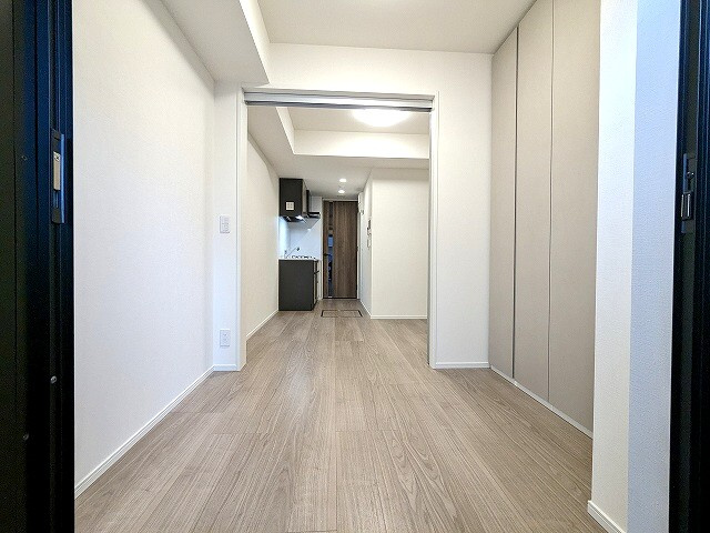 Urbanex KURAMAE RESIDENCEの内装|インターネット無料、床暖房、照明付き、床下収納付きです