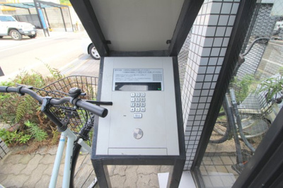 【エントランス】 | ロイヤル南桜塚