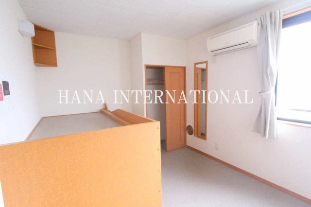 レオパレスシルフィの洋室