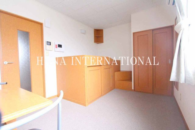 レオパレスシルフィの居間・リビング