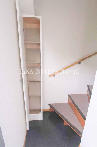 レオパレスシルフィの玄関