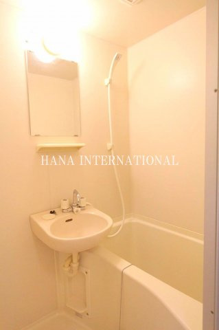 レオパレスシルフィの浴室