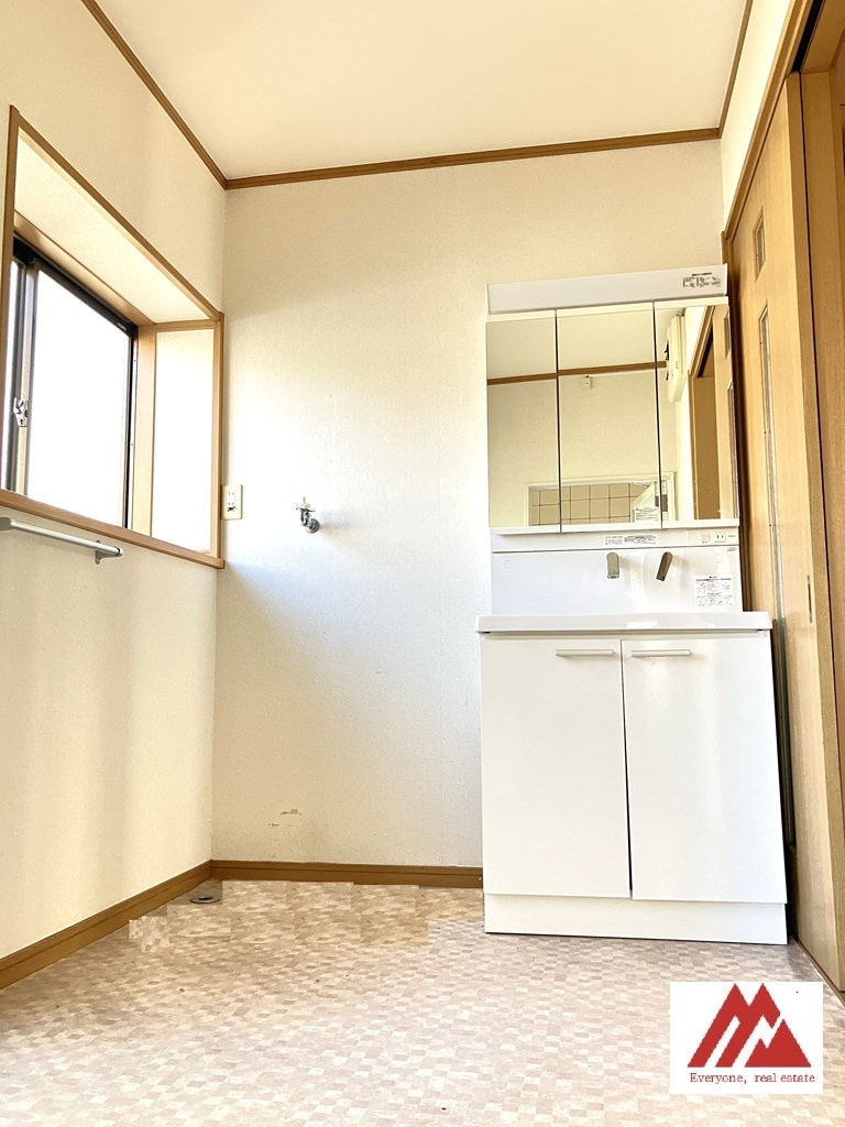 小郡市三国ヶ丘3丁目　中古戸建の脱衣所