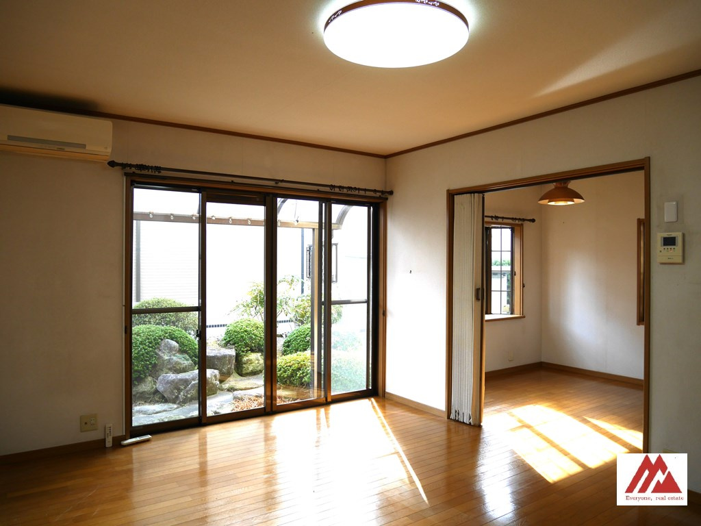 小郡市三国ヶ丘3丁目　中古戸建の居間・リビング