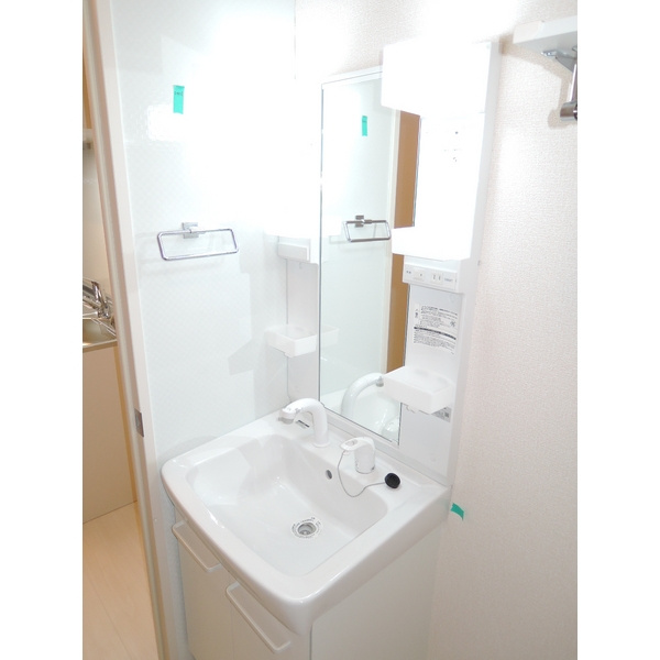 ルーブルの独立洗面台