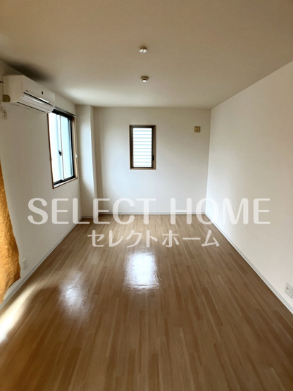 【寝室】 | 第4カネイ本町ビル | 落ち着いた色調の寝室です
同型タイプ