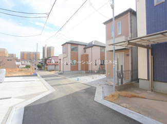 【前面道路含む現地写真】