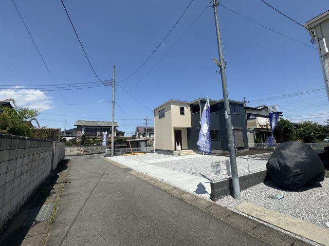 新築　高崎市下小塙第3　Livele Garden.S　1号棟の前面道路含む現地写真|現地写真　西側接道幅員約4ｍ