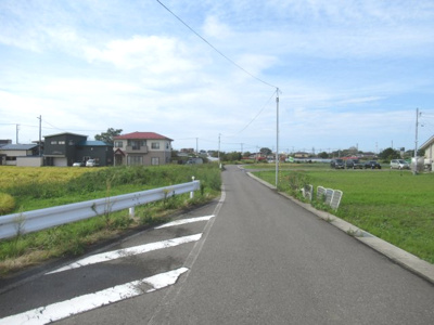 【前面道路含む現地写真】 | 能代市能代町字中川原・売地