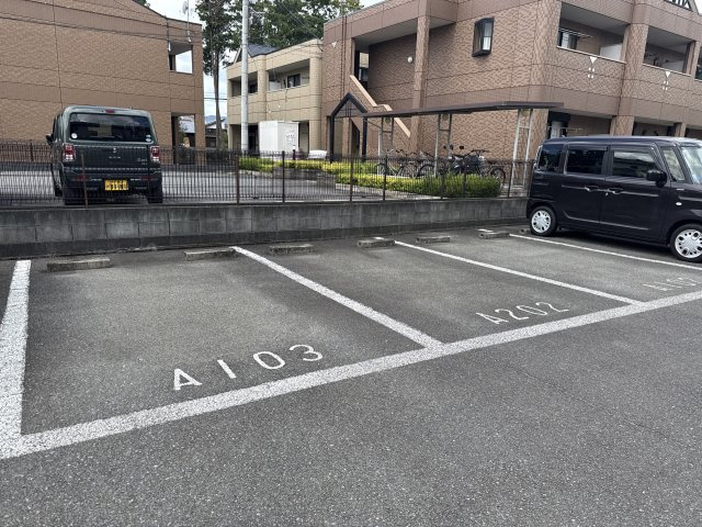 ディアス宮脇Ａ棟の駐車場