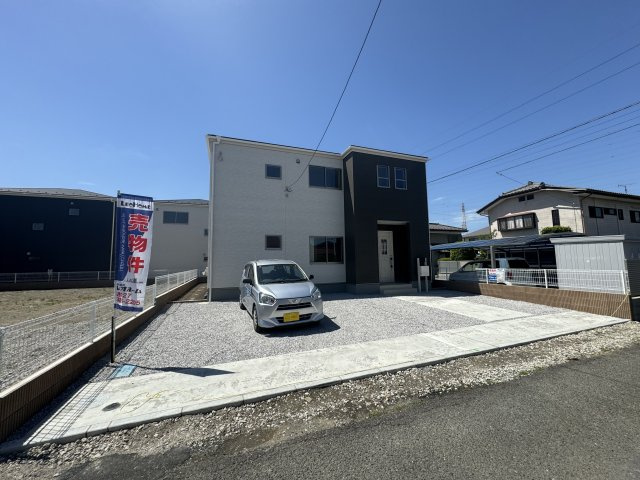 新築　高崎市倉賀野町第14　Livele Garden.S　1号棟の駐車場|現地写真　駐車スペースは建物北側に並列3台分可能です！					
