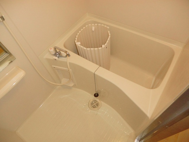 グランパシフィック十三の浴室