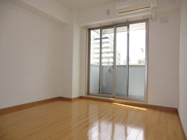 グランパシフィック十三の洋室