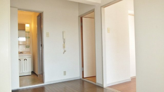 ブルースカイ原木の居間・リビング|インターネット対応