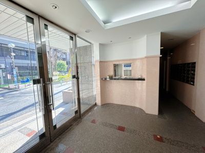 【エントランス】 | アールヴェール根津弥生坂