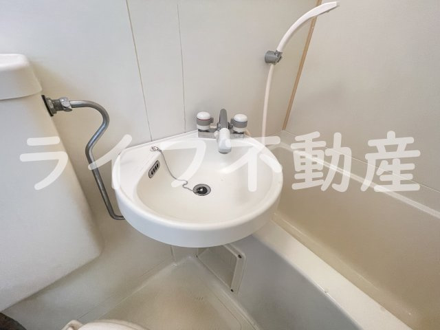 アリーヴェデルチ小阪の洗面所|コンパクトで使いやすい洗面所
