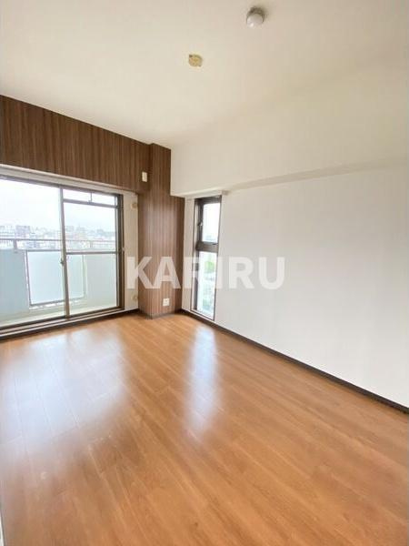 パードレ関目の居間・リビング