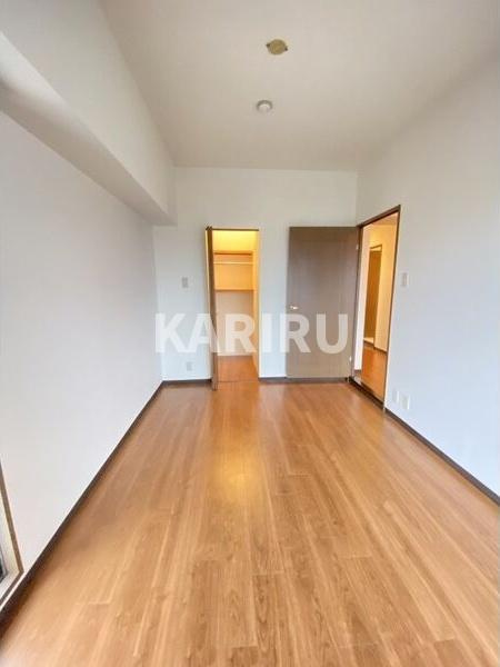 パードレ関目の洋室