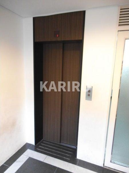 パードレ関目のロビー