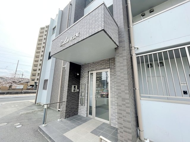 CIELO末広町のエントランス