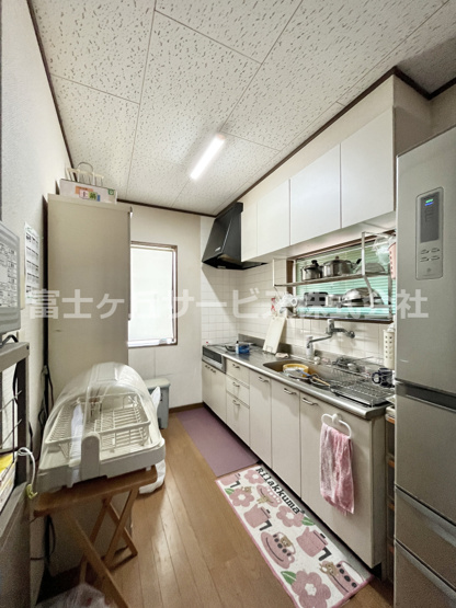 【キッチン】 | 磐田市城之崎　２キッチン中古住宅 | 2階キッチンもおおきなサイズなので二世帯で生活できます