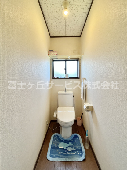 【トイレ】 | 磐田市城之崎　２キッチン中古住宅 | 2階トイレ