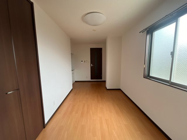 ヴィーナス英賀保の居間・リビング