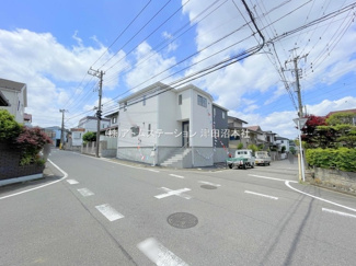 【前面道路含む現地写真】