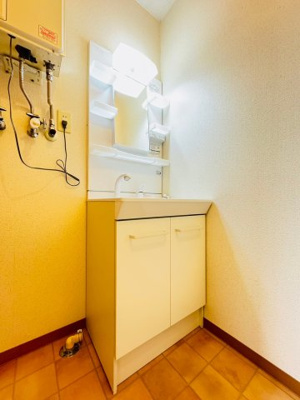 【洗面所】 | グランソアレ西町 | シンプルで使いやすいトイレです