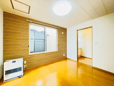 【居間・リビング】 | グランソアレ西町 | こちらの居間で趣味の時間をお楽しみください