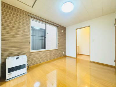 【居間・リビング】 | グランソアレ西町 | こちらの居間で趣味の時間をお楽しみください