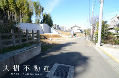 【前面道路含む現地写真】 | 海老名市柏ケ谷　売地　全２区画　【仲介手数料無料】