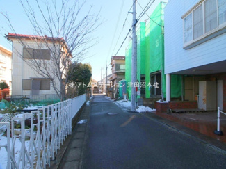 【前面道路含む現地写真】