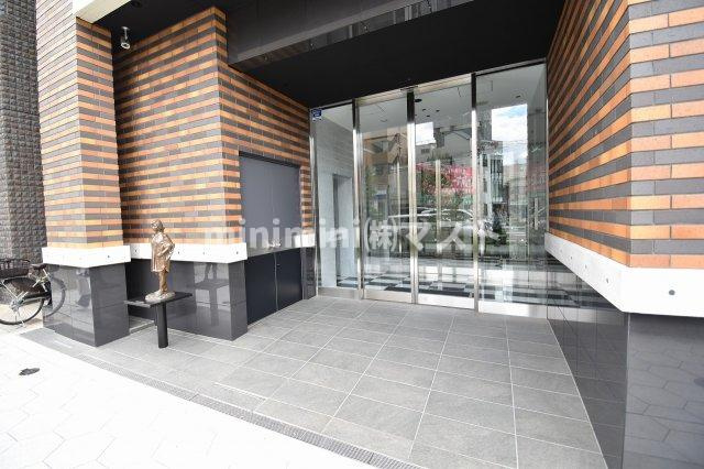 セイワパレス玉造駅上のエントランス