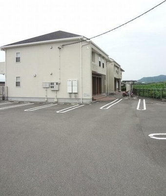 【駐車場】 | ラ・メゾン　アンソレイエ　Ａ