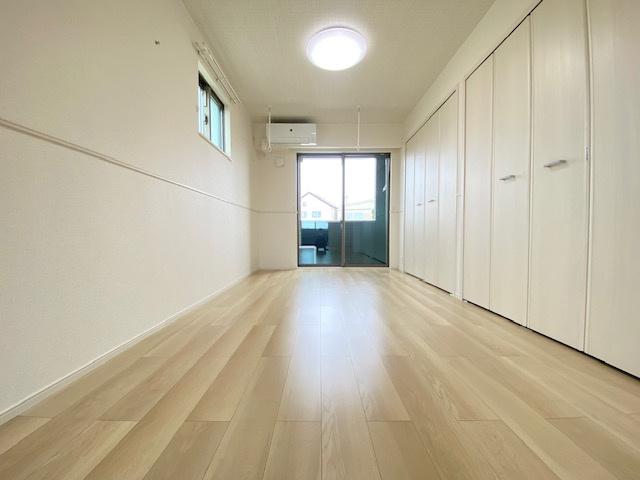 ポルチュラーカの洋室