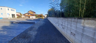 【前面道路含む現地写真】 | 本庄市見福4丁目1290万A区画　土地 | 前面道路含む現地写真です