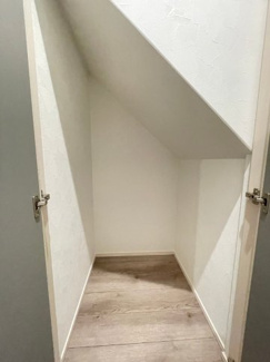 【収納】 | 鳳中町8丁　新築戸建て | スペース効率を考えられた1階階段下収納です