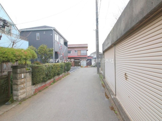 【前面道路含む現地写真】